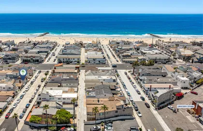 Aerial view showcasing your ideal Newport Beach location with the ocean just steps away