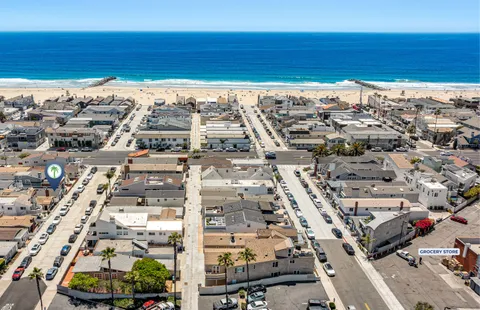 Aerial view showcasing your ideal Newport Beach location with the ocean just steps away