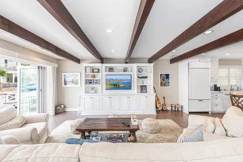 A premier Newport Beach hideaway on the best block in town, this vacation home is now available to rent for 30+ nights.