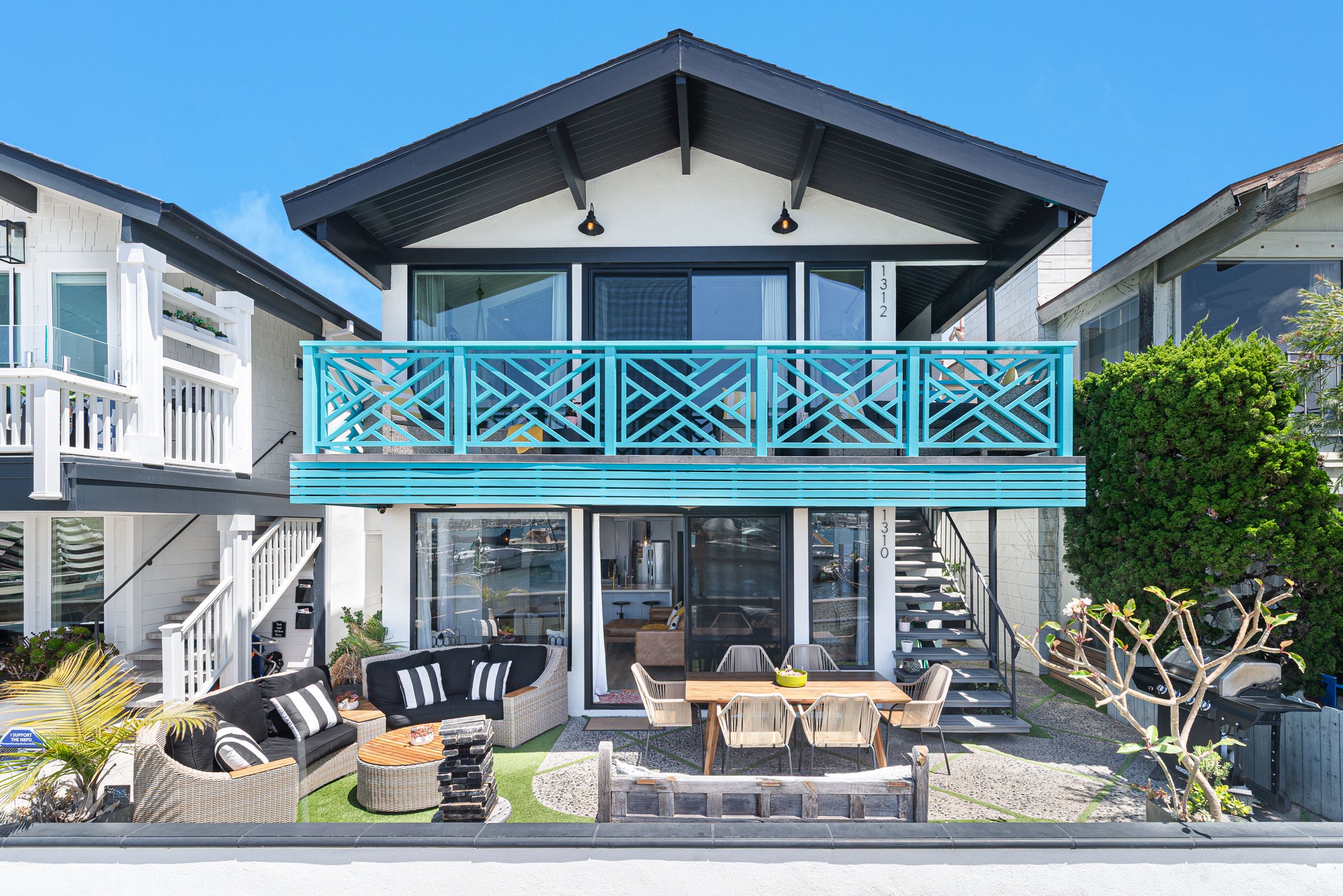 Enjoy the upper residence of this bayfront duplex, the ground-floor residence is not included in this listing