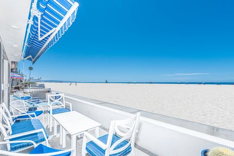 Due to the moderate climate, this home, like most in the area, does not include central air. But there's nothing better than the cooling breeze of the Pacific!