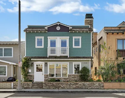 Front view of this special beach home. We cannot wait to host you in our beautiful town of Newport Beach!