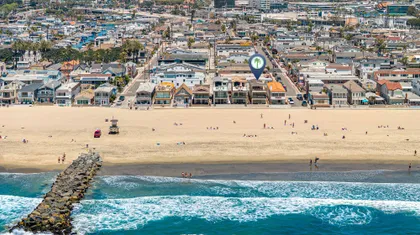 Newport’s iconic coastline, golden sand, vibrant beach life, and the best of the peninsula right outside your door