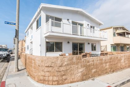 Situated on a corner lot and just one home from the sand, this listing pertains to the upper unit only. The lower 3bed/3ba can be booked simultaneously when available.