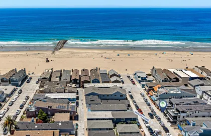 Prime Newport Beach Peninsula location just moments from the wide sandy shoreline