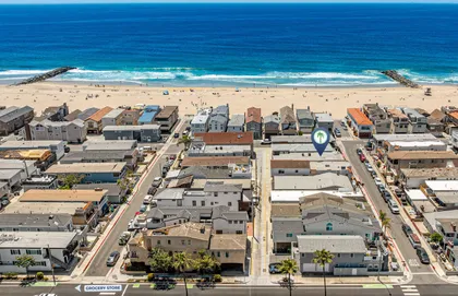 From above, you can see just how close the coast really is to this Newport Beach vacation home