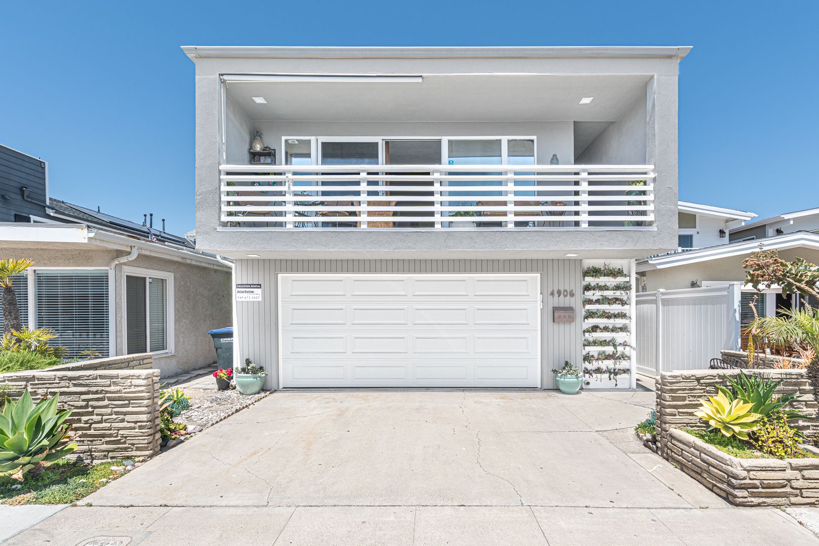 Enjoy the both the ground floor and upper floor of this Newport Beach retreat