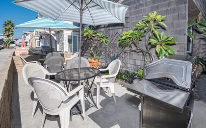 Arguably the best seats in the house! With the beach just four houses away, soak up the fresh ocean air alongside a good book or an evening refreshment.