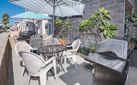 Arguably the best seats in the house! With the beach just four houses away, soak up the fresh ocean air alongside a good book or an evening refreshment.