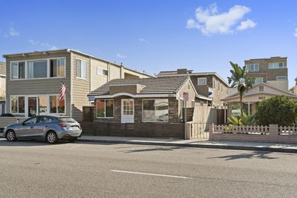 Street view of the property. This listing pertains to the rear back unit.