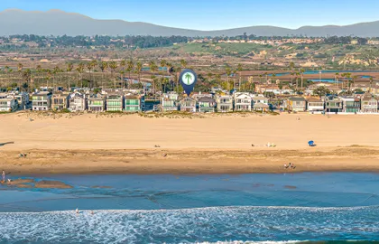Aerial view of your rental, located right on the sands of the Newport Peninsula.