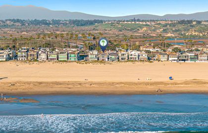 Aerial view of your rental, located right on the sands of the Newport Peninsula.
