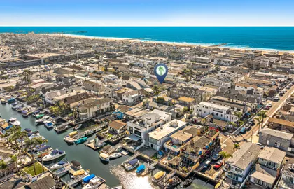This vacation home is located on a peninsula, which means you'll see beautiful waterscapes wherever you explore!