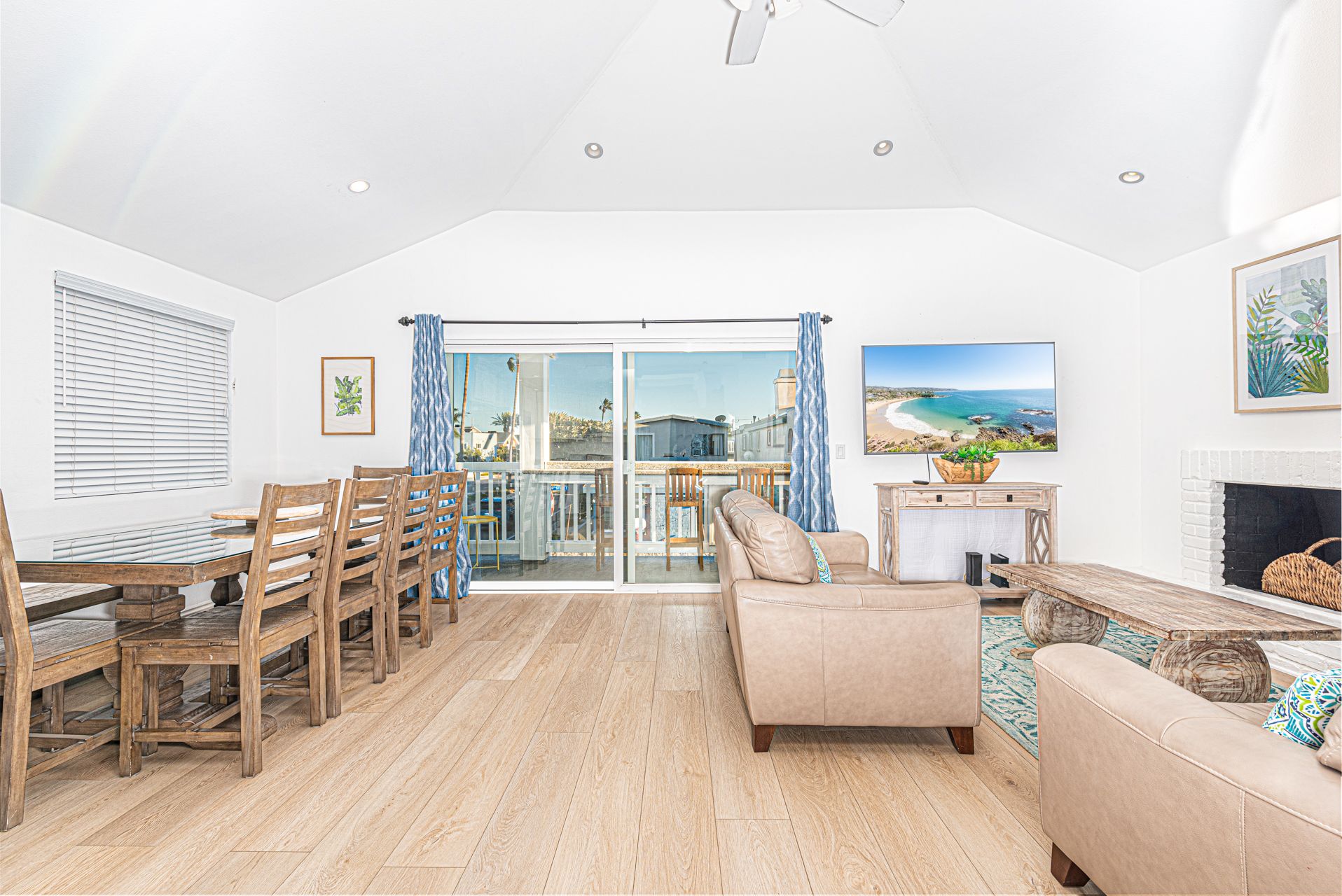 Just 9 houses from the sand, this happy upstairs unit is the perfect home base for a trip to the beach!