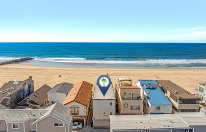 Enjoy a prime oceanfront location on the Balboa Peninsula—just steps from the sand and surf.