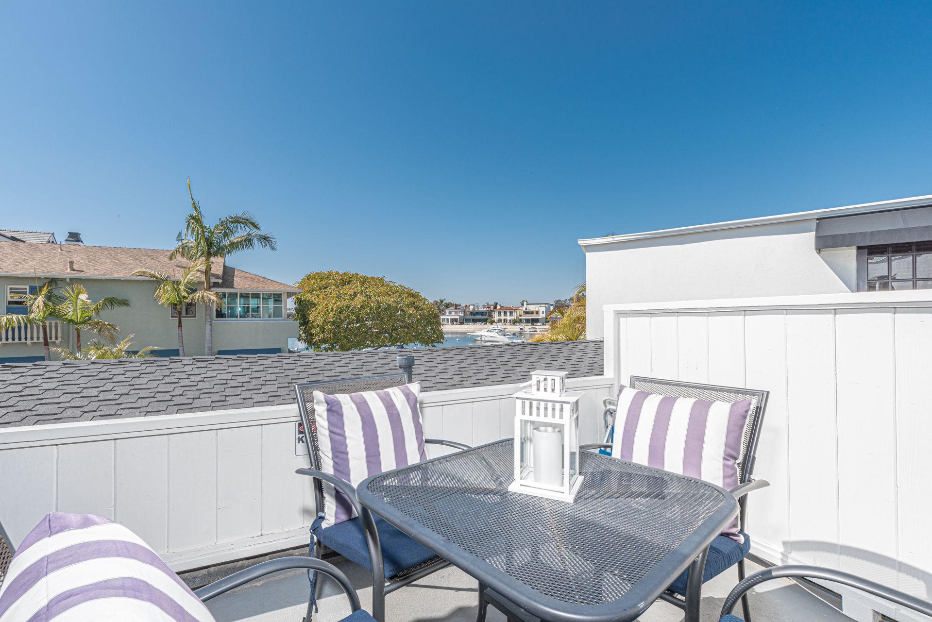 For morning coffee and sunset cookouts, the deck is the perfect spot to enjoy the bayside breezes.