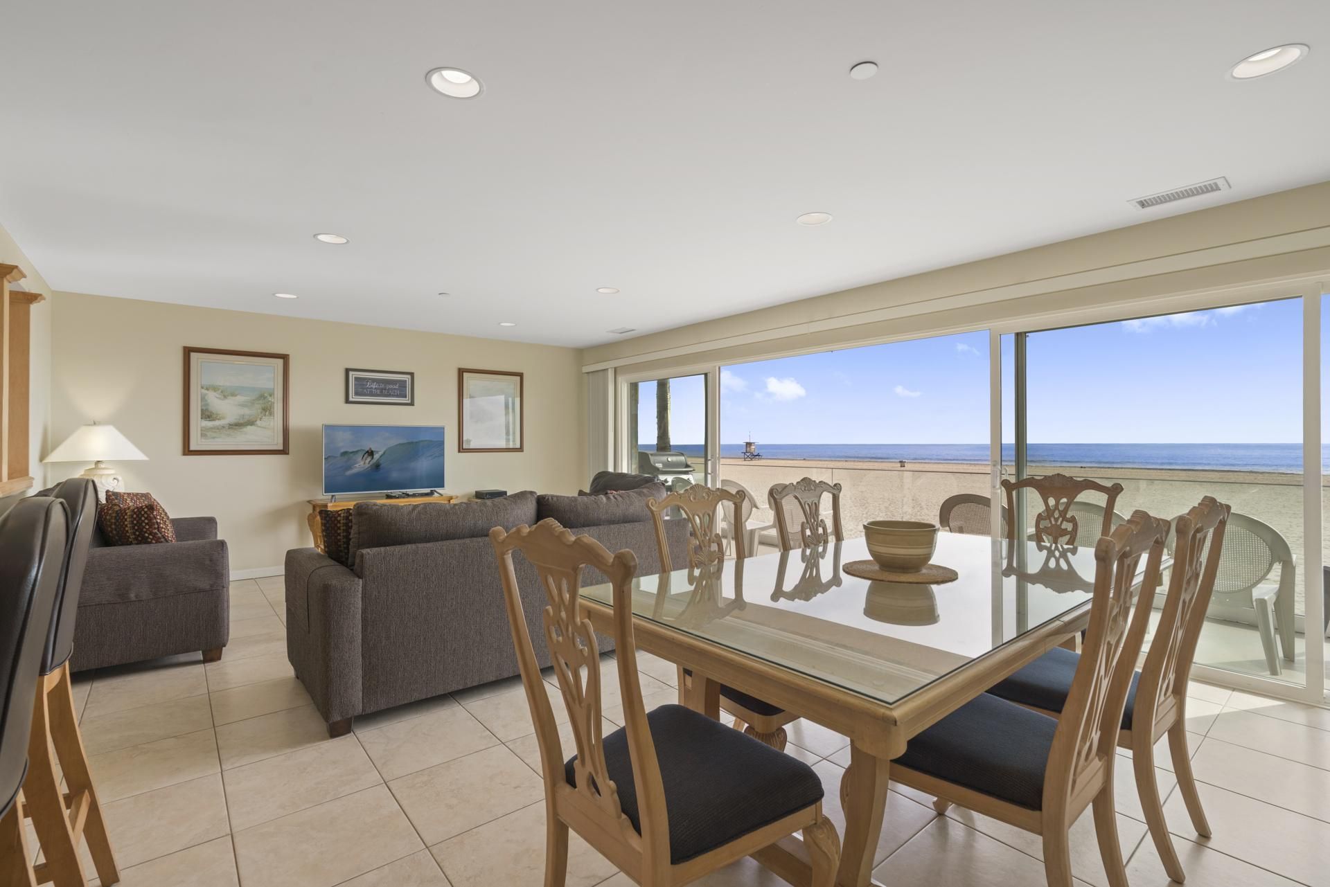 Experience the mesmerizing front row views of the Pacific Ocean: sunrises, sunsets, whales and dolphins of many varieties, sea birds, rolling waves, and lots of beach fun!