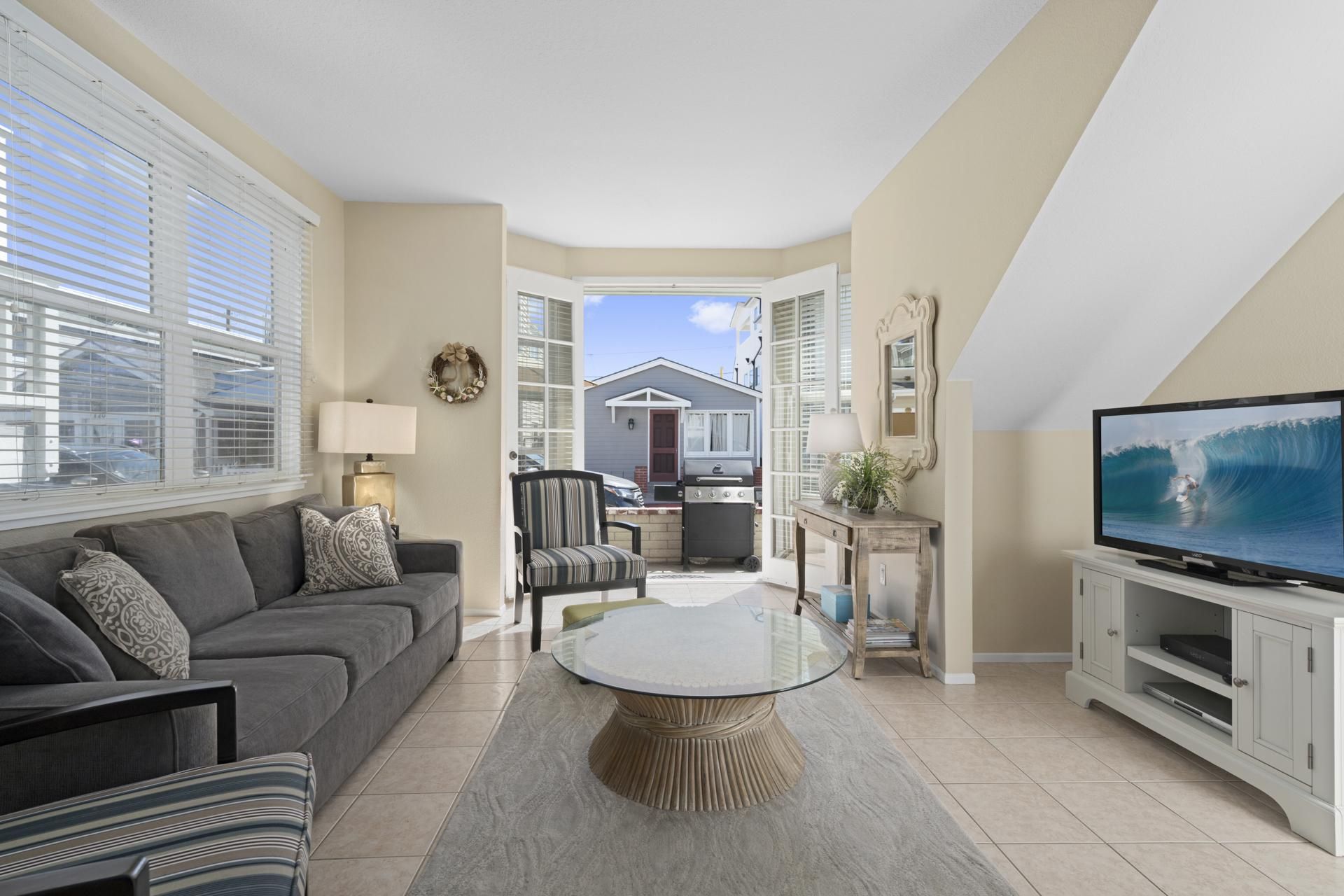 Neat as a pin, this downstairs split level unit is just a half block from the 27th Street beachfront and boardwalk.