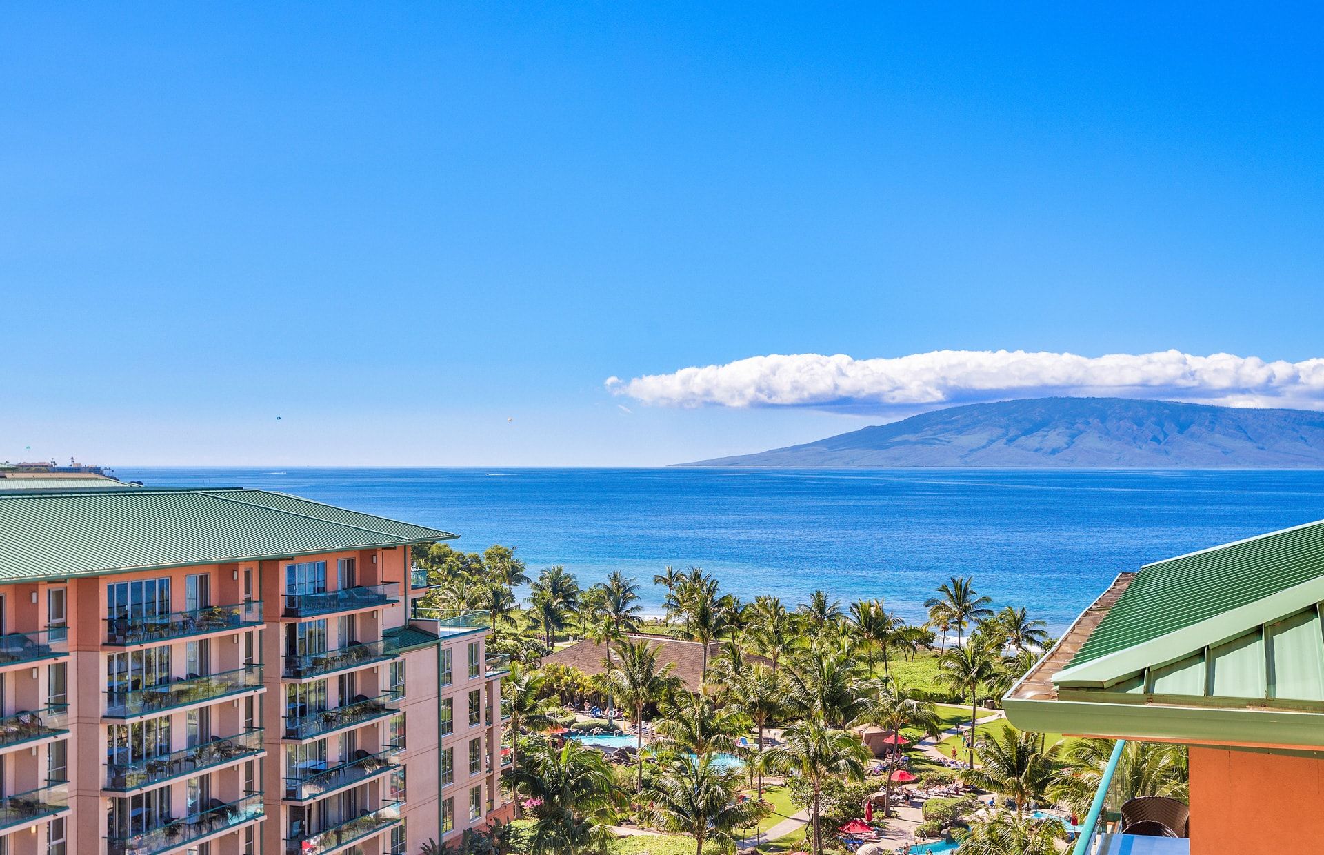 A 9th floor suite with stunning Pacific Ocean views