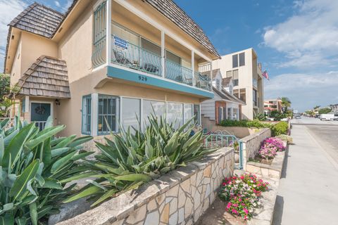 View of the front exterior of this single-family vacation home, located right on the bay.