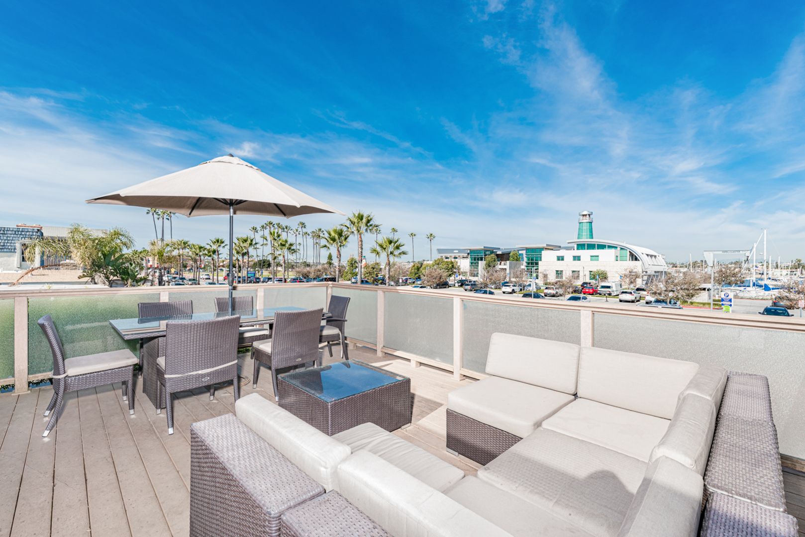 Best private deck in Newport! The Marina Park across the street includes basket ball courts, playground, large grass area, and a larger-than-life lighthouse!