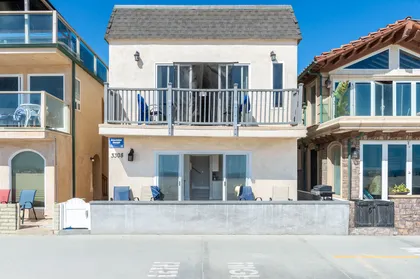 View of the front of the property.