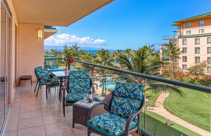 Also offering views of Maui's neighbor island Lanai