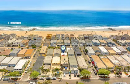 Aerial view showcasing unbeatable location less than a block from 49th/50th Street Beach