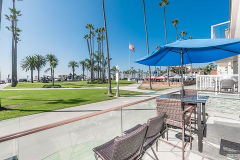 Front (lower) patio looks out onto the Balboa Pier area and beach beyond - with all of the best restaurants, shopping, and beaches right outside your door!
