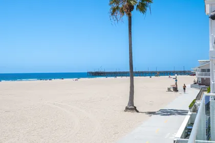Enjoy an ideal location directly on the boardwalk between the Newport and Balboa Piers
