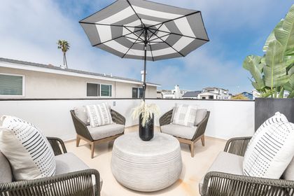 The other on-site units can be rented simultaneously, when available, to accommodate larger groups. See separate listings or contact our office for more details