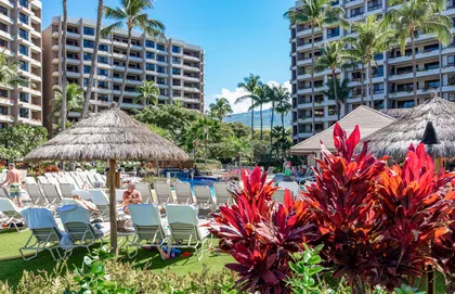 Kaʻanapali Aliʻi pool area looking east